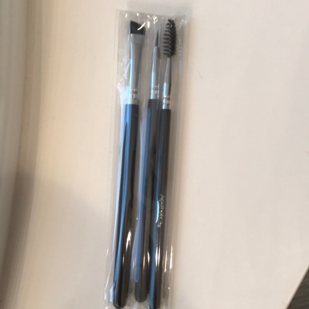 3 Piece Brush Trio Liner & Brow Brush set NEW